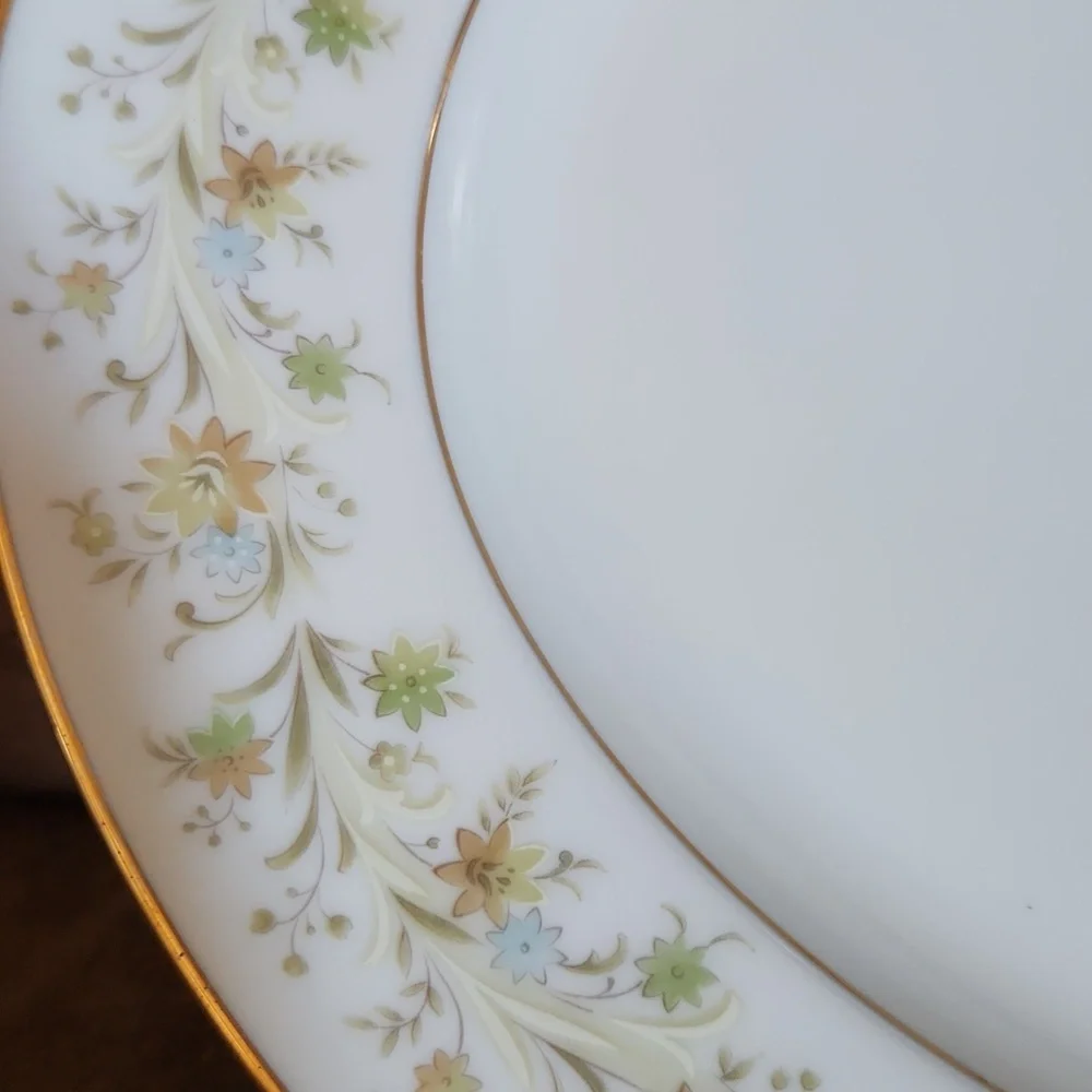 Noritake Andorra 2182 Elegant Floral Oval Platter